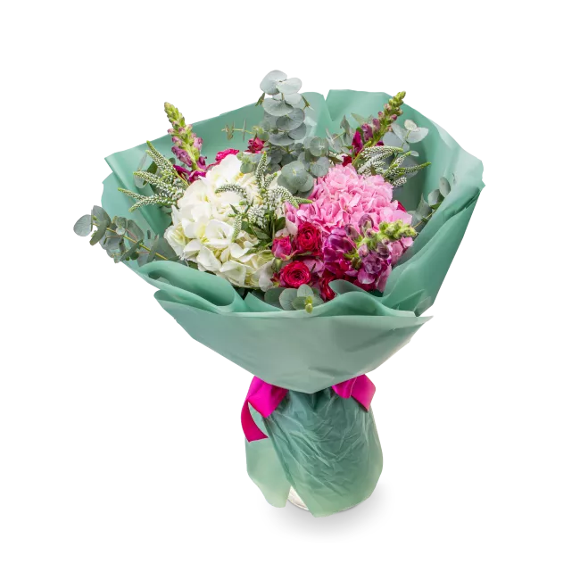 mix květin z hortenzií a trsových růží